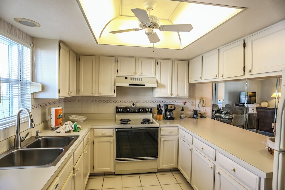 Royal Pelican 173 by Distinctive Beach Rentals view 4