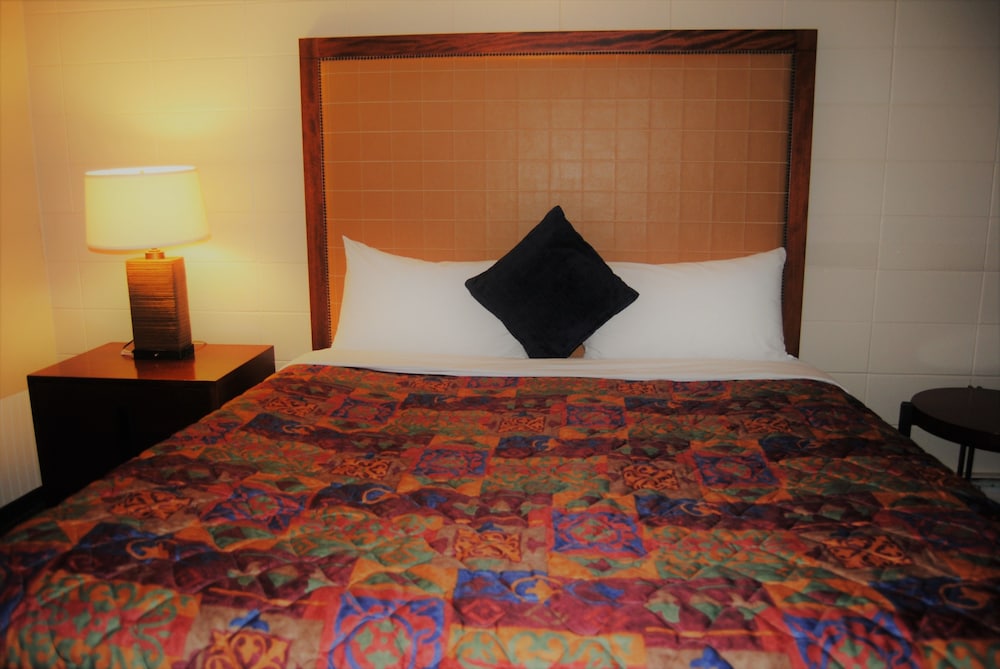 Derrick Motel - Image 2