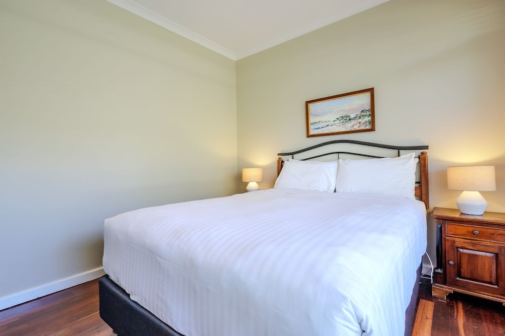 Emu Point Beach Cottages