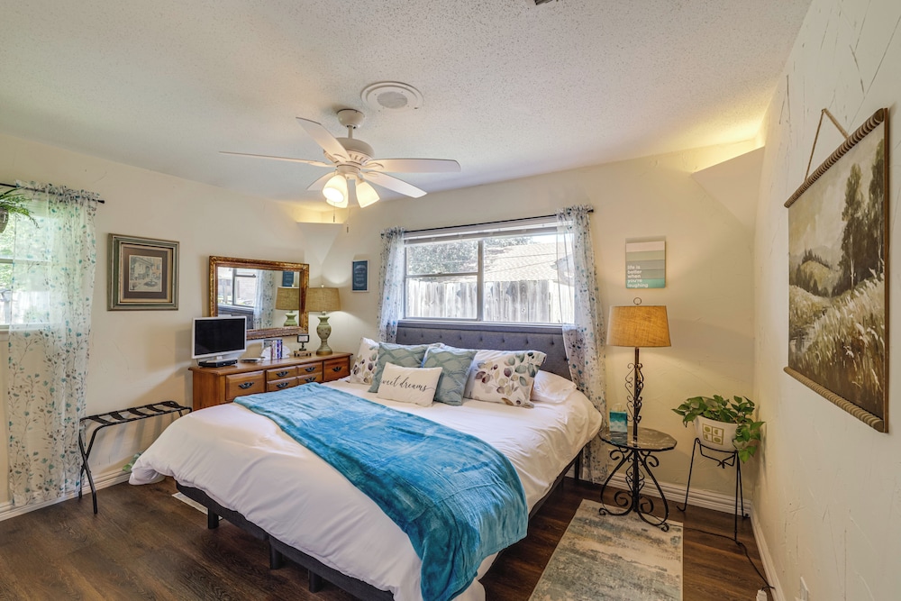 Home w/ Backyard Oasis < 7 Mi to At&t Stadium!
