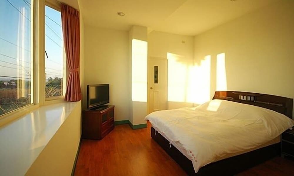 Warm House Hostel