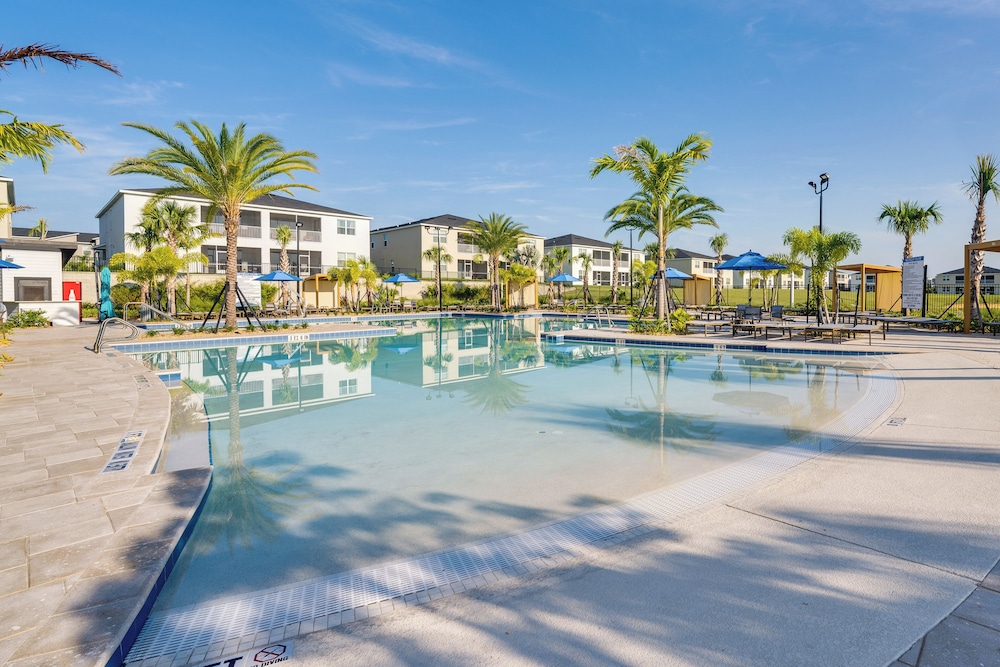 Pet Friendly! Townhome w/ Pool in Championsgate