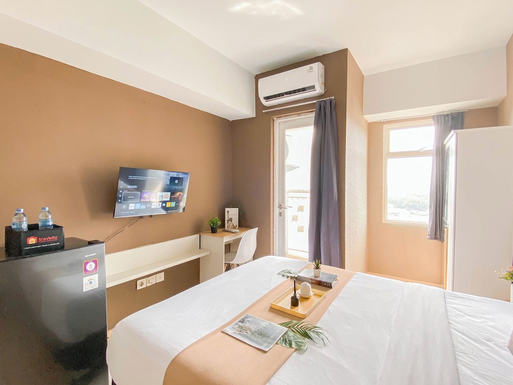Simple And Strategic Location Studio Apartment At Springlake Summarecon Bekasi