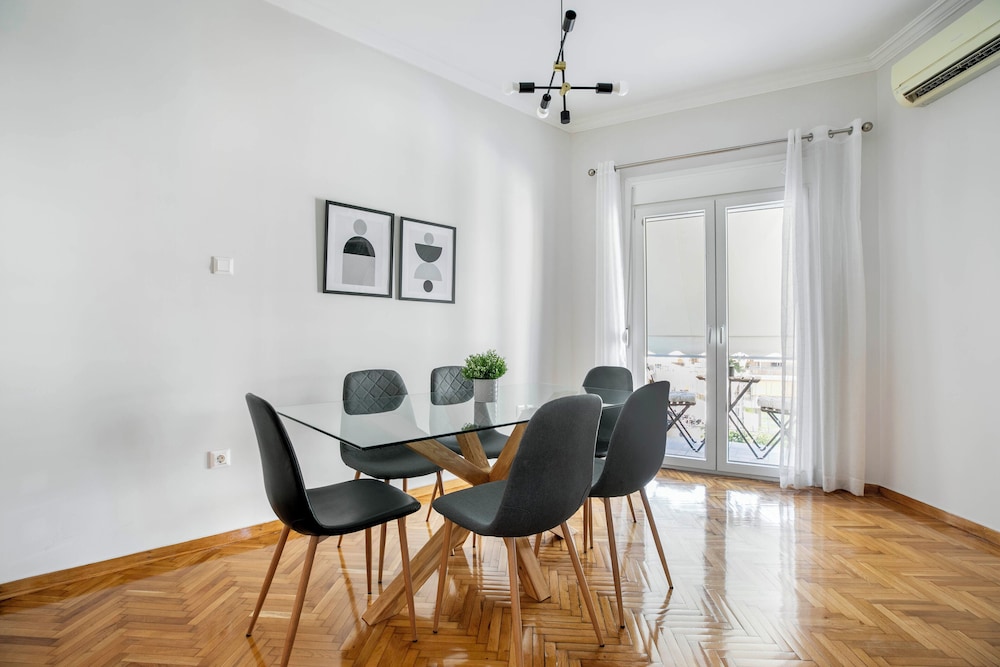Dew 1-Bedroom Apartment in Athens