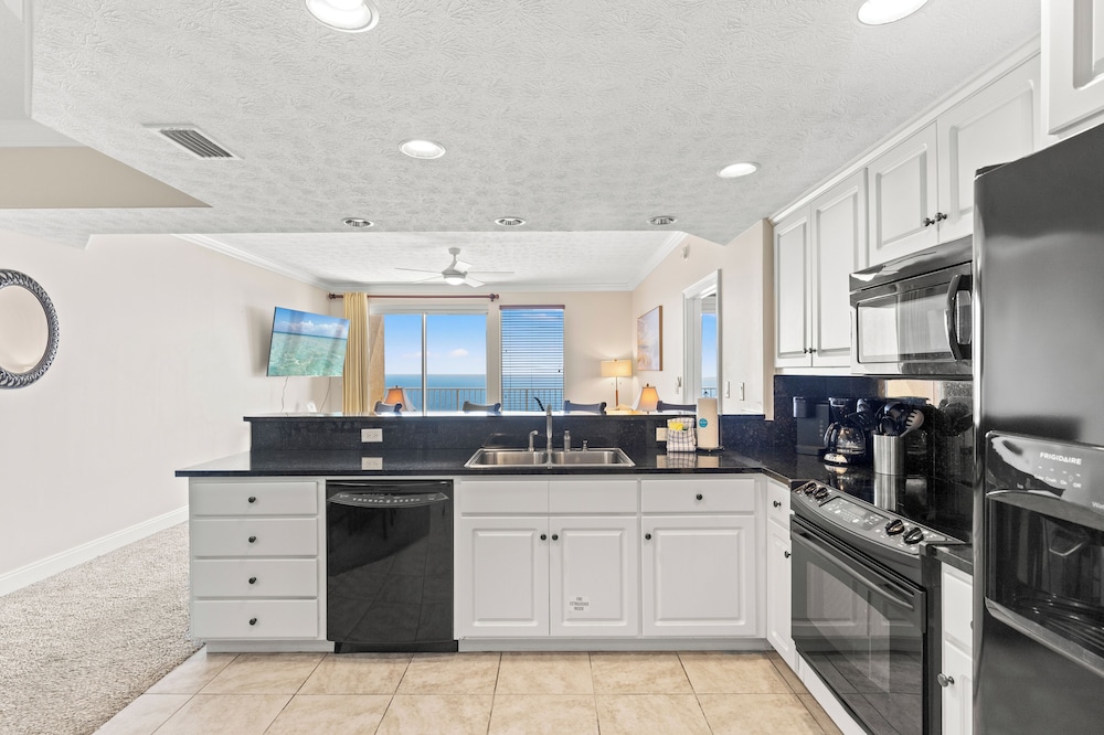 Treasure Island Unit 2011: Sunset Sands, 2 Bed/2 Bath Retreat Sleeps 8!