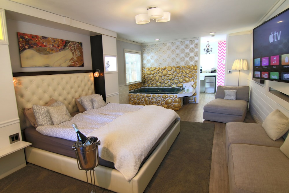 Big Bear Spa Suites