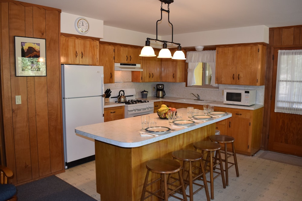 Sequoia House