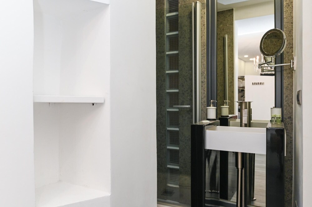 The Essential - Trastevere Design Studio