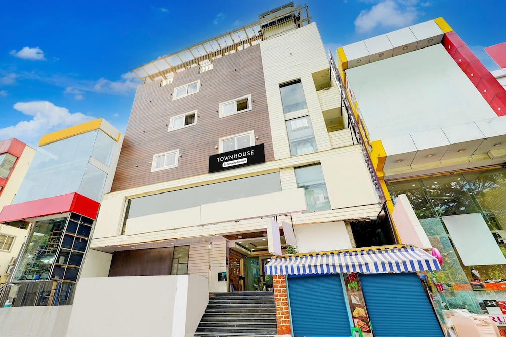 Stylish Stays at MG Road Near Commercial Street