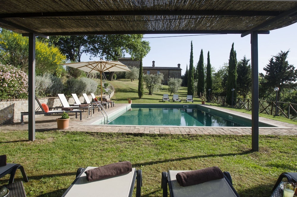 Podere Baiocco Sleeps 22 People 2 Private Pools Walking Distance to Town-podere Baiocco