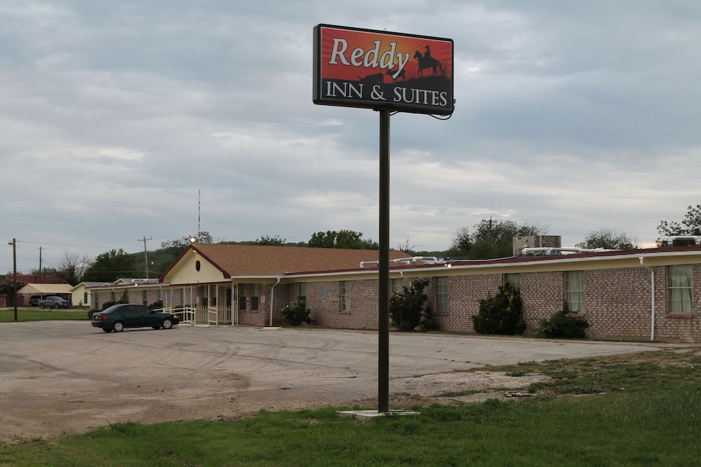 Reddy Inn and Suites