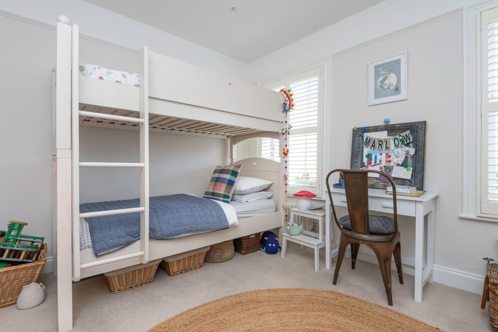 3-bedroom Home in Richmond - Ideal Family Living