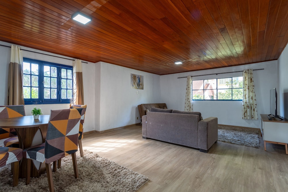 Casa com Wi-fi e Garagem a 400m do Museu Imperial