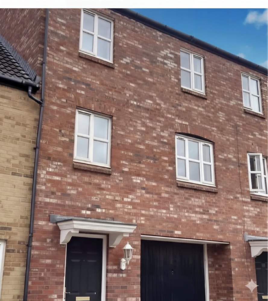 Charming 4-bedroom Stoke Gifford Retreat for 9 Guests