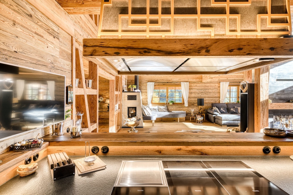 Chalet GM in Brand With 5 Bedrooms and 8 Bathrooms