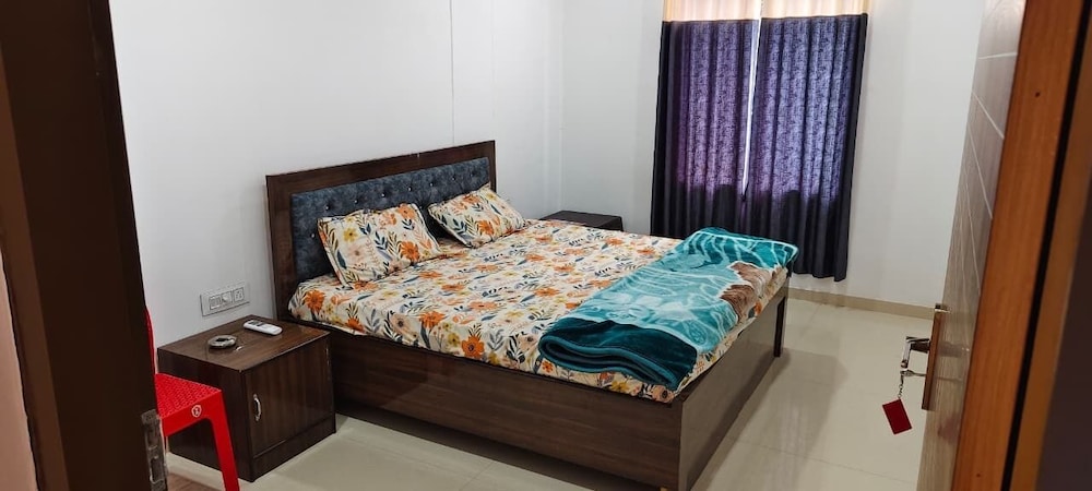 Kanak Hotel & Restaurant