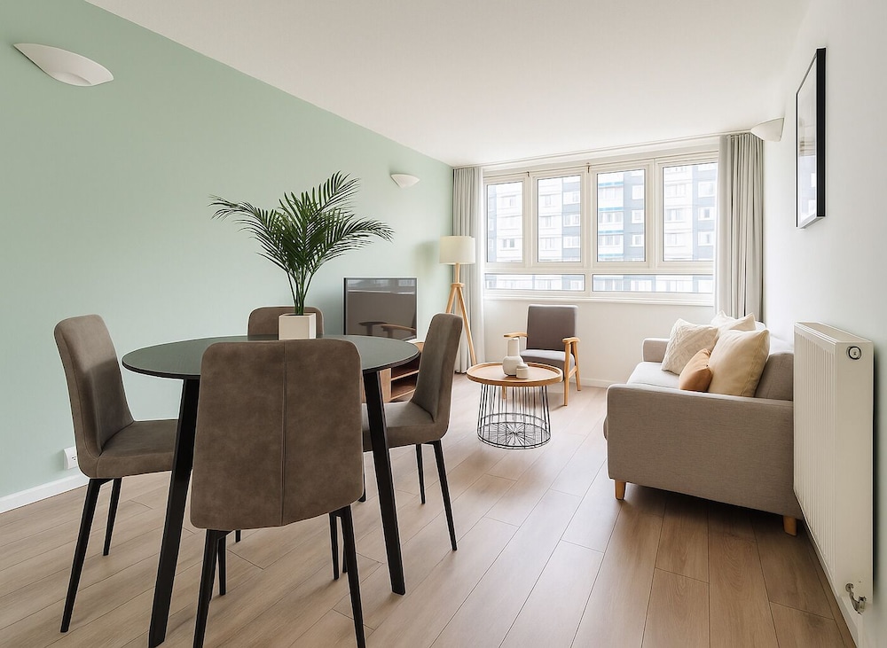Elegant 2 Bedroom Apartment in Battersea