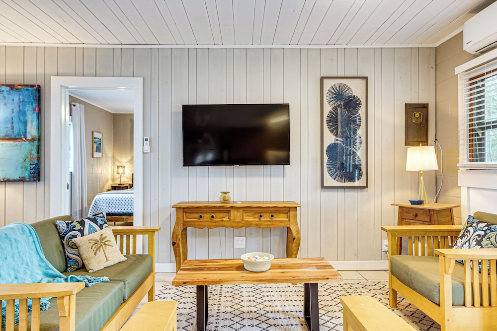 Relax & Refresh: Waterfront Cottage in Panacea