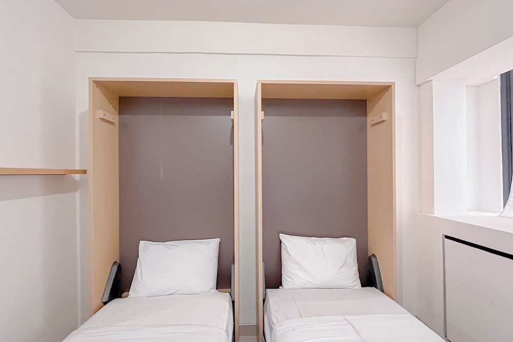 White Style Studio (No Kitchen) Apartment Bandaraya - Tallasa City Makassar