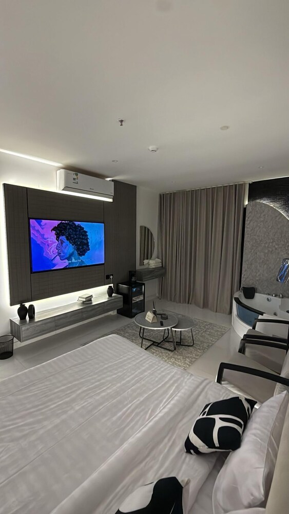 Suites OrbitNet Compound