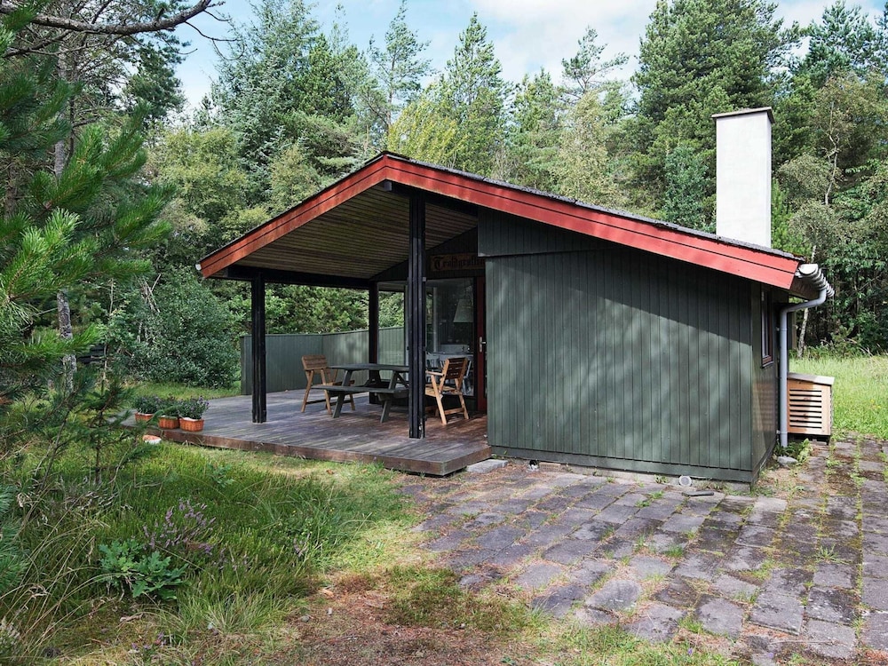 6 Person Holiday Home in Albaek