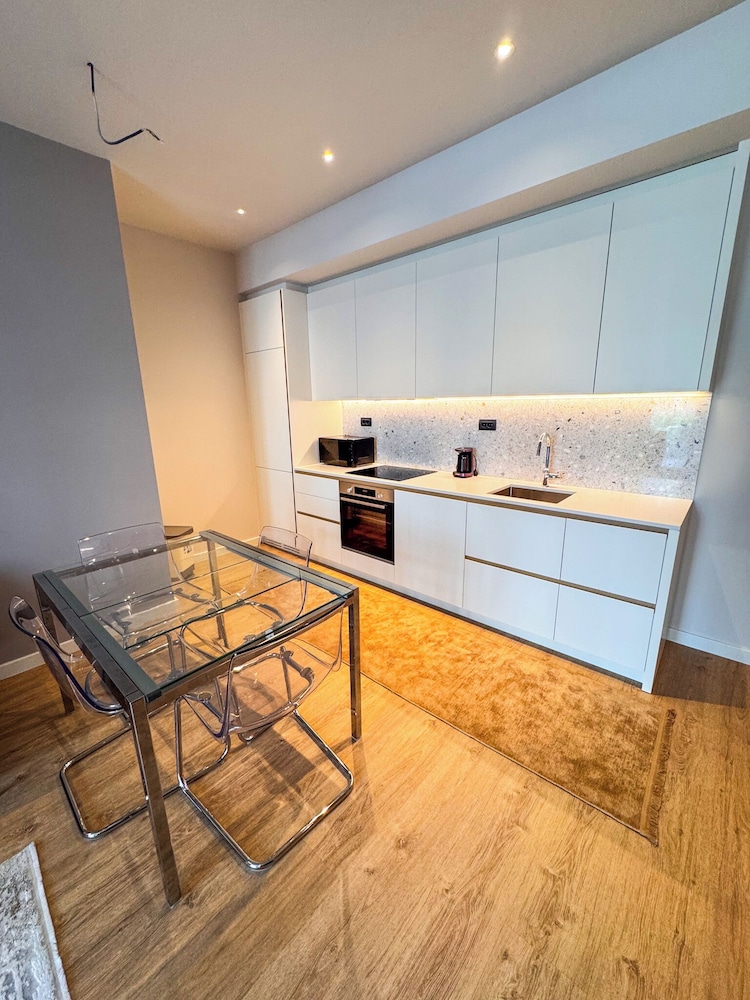 Qumi Porto Suites