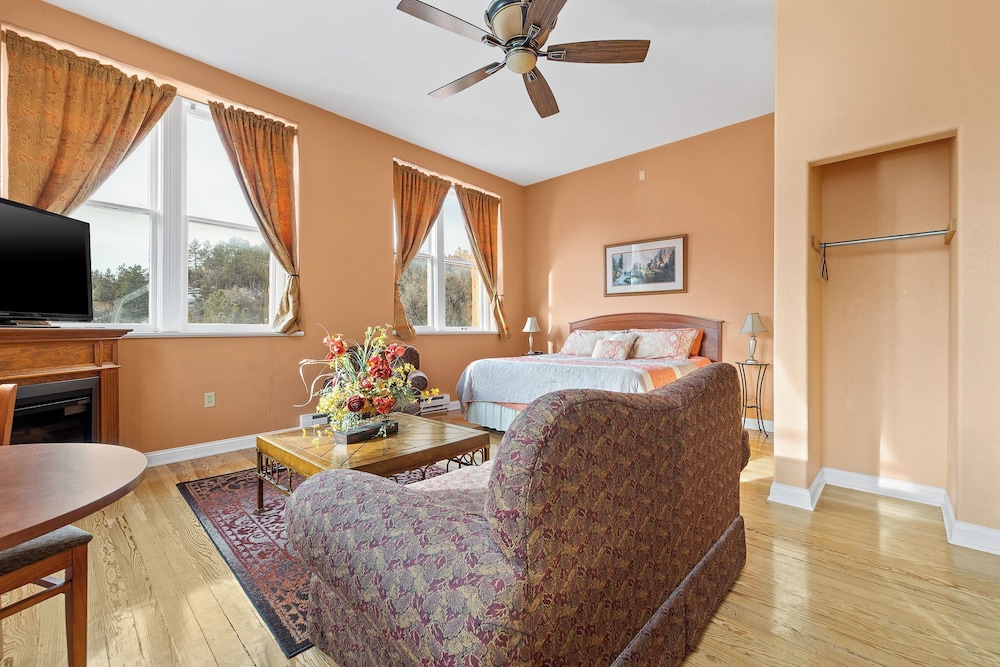 Suites at The Red Rock Vacation rentals
