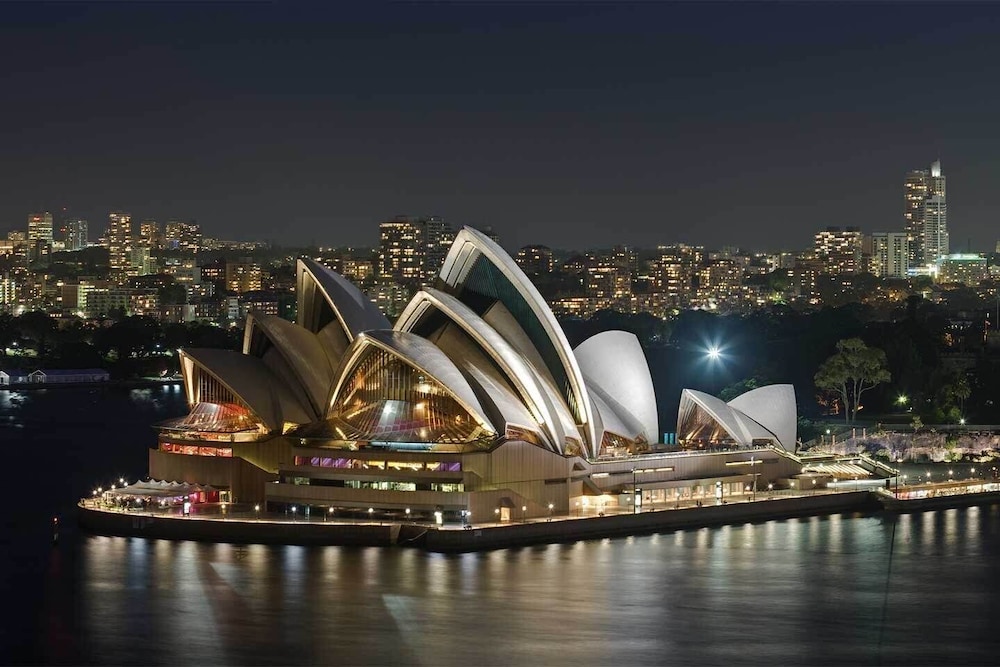 Spacious & Comfy Apt for 6 Next to Darling Harbour