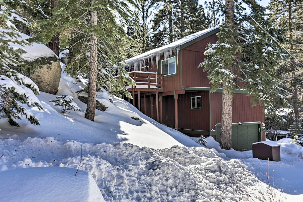 4 Mi to Beach: Lake Tahoe Mountain Retreat! view 2