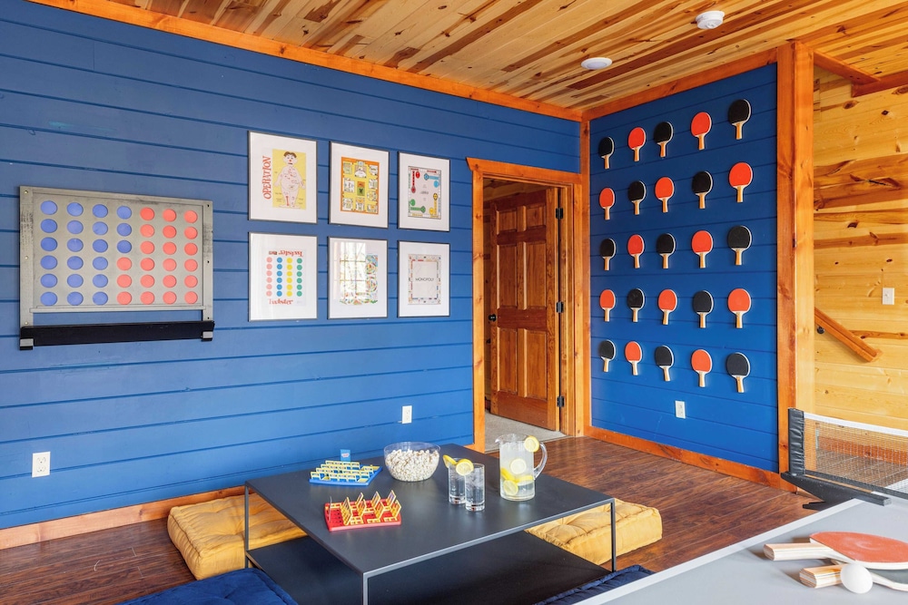 Sleeps 20! Indoor Pool & Home Theater Redesigned Boulder Ridge by Avantstay