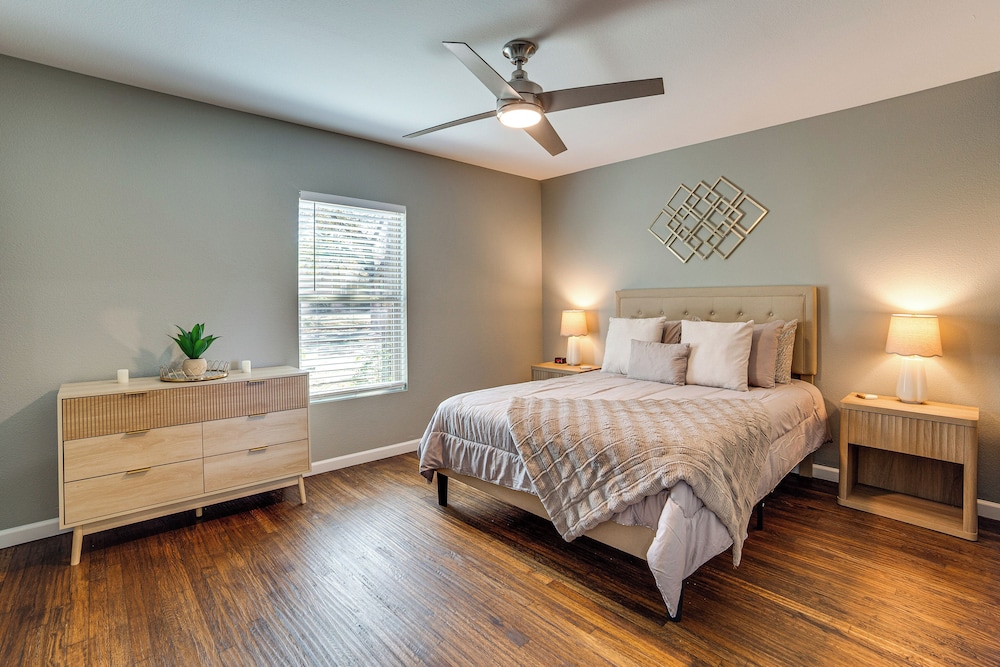 Walk to East Texas A&m! Home w/ Pet-friendly Yard