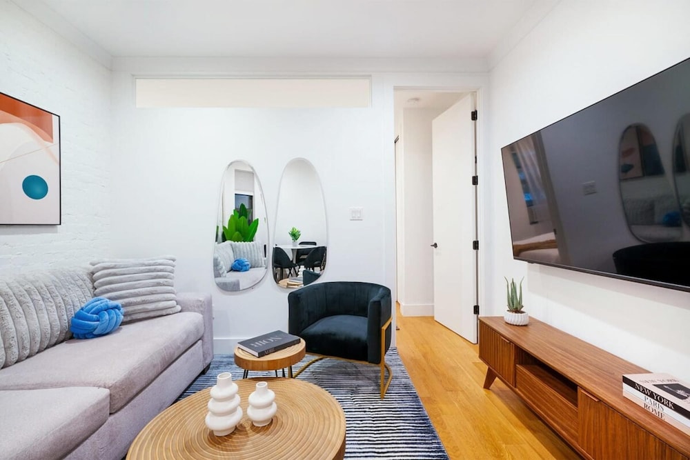 1290-7 New Renovated 2 Bedrooms in UES