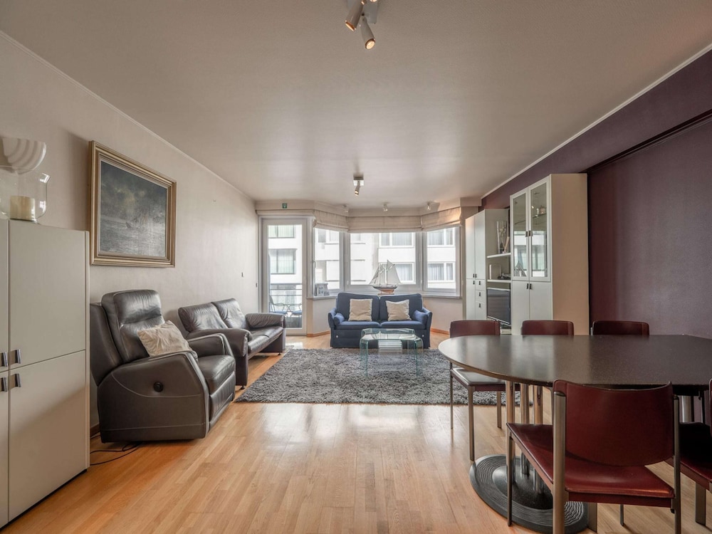 Apartment in Knokke Near Zeedijk Beach