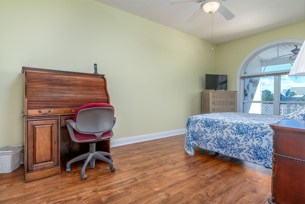 Sunrise West - 346 Audubon Unit A 3 Bedroom Home by RedAwning view 3