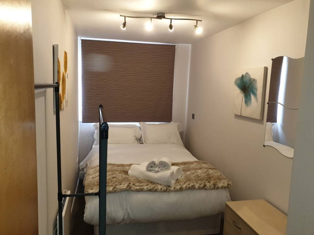 Birmingham Garnet, 3 Bedroom Apartment view 2