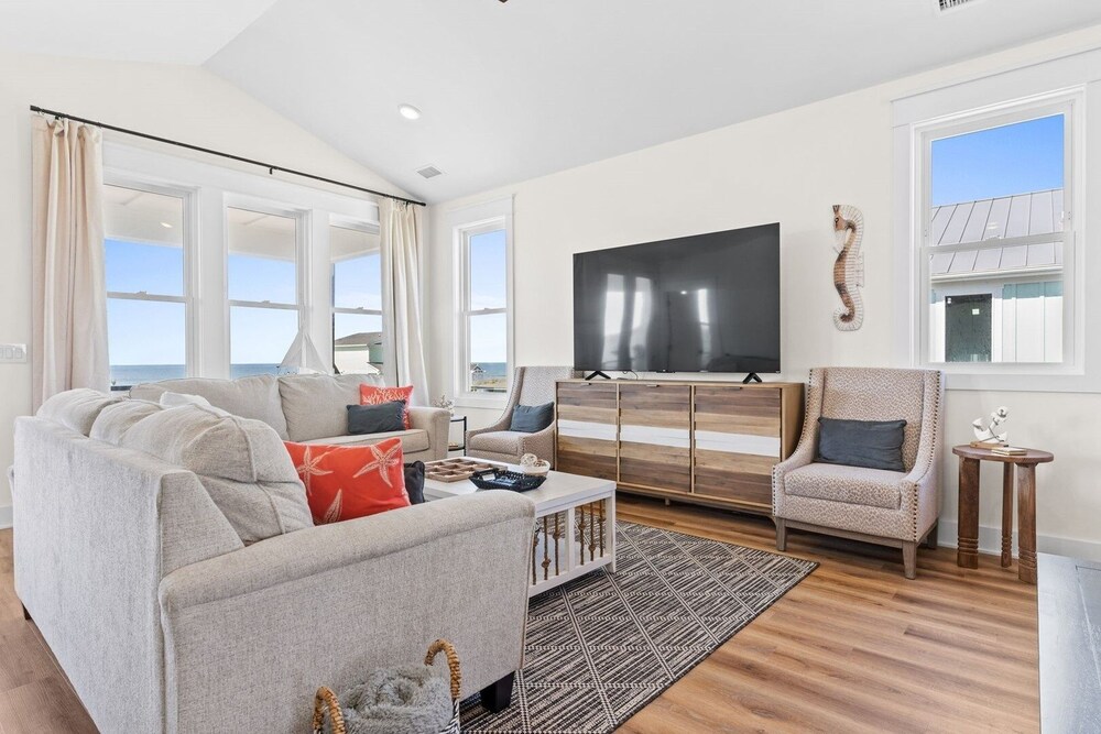 1040 Break / 1040 Ocean Blvd West 4 Bedroom Home by RedAwning