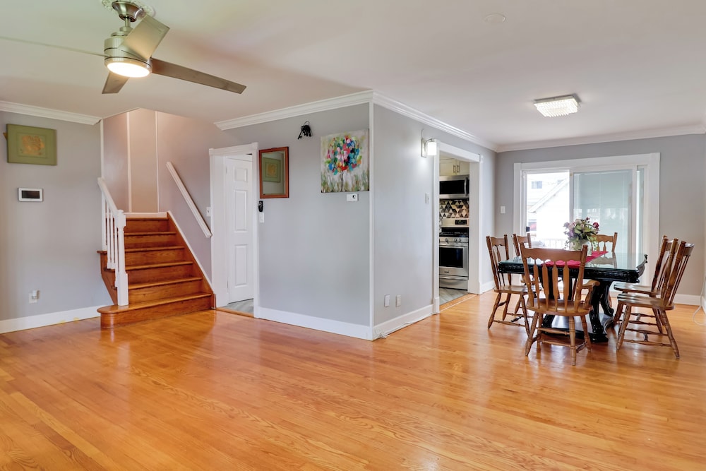 5 Mi to Dtwn Newark: Hillside Vacation Rental