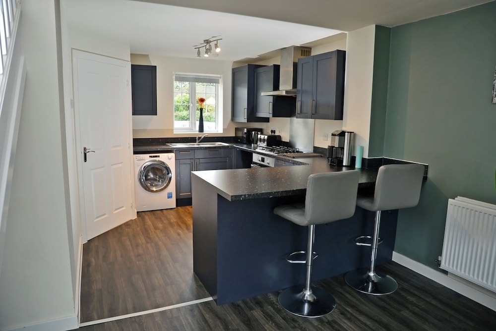 2 Bedroom Home-sleeps7,fast Wifi,near Altontowers