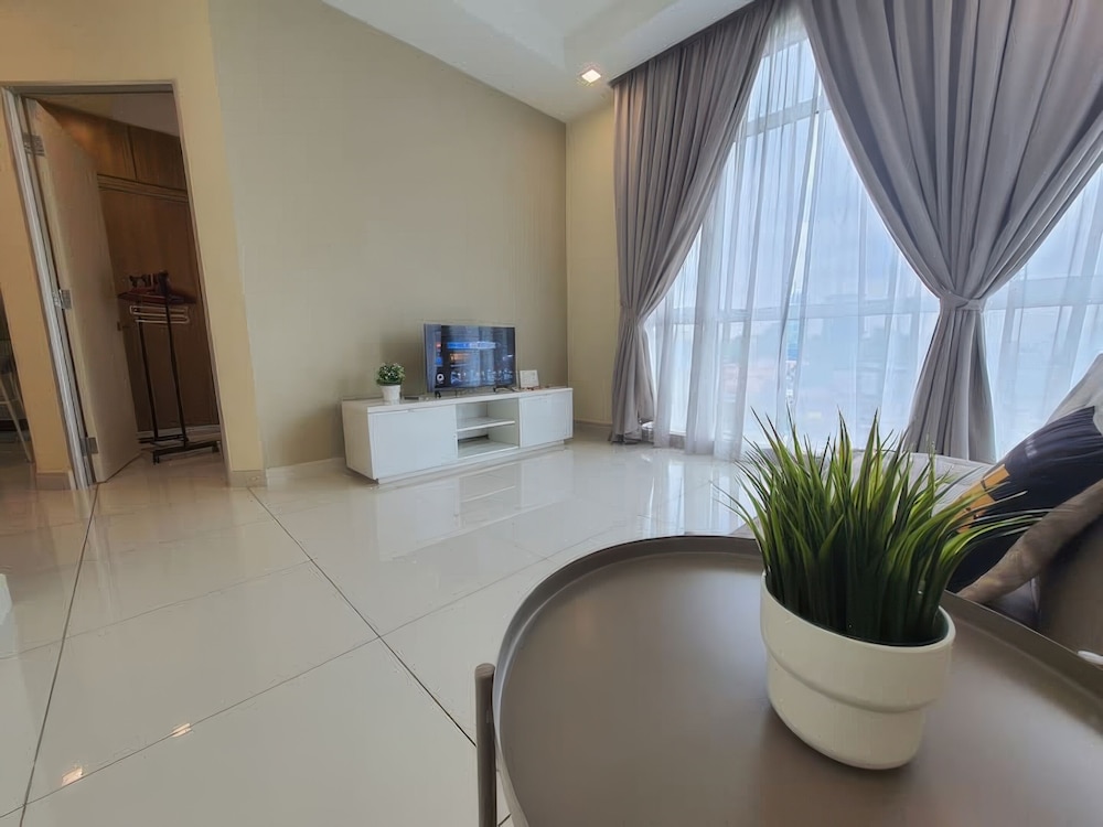 Central Residence - Free Gym Pool