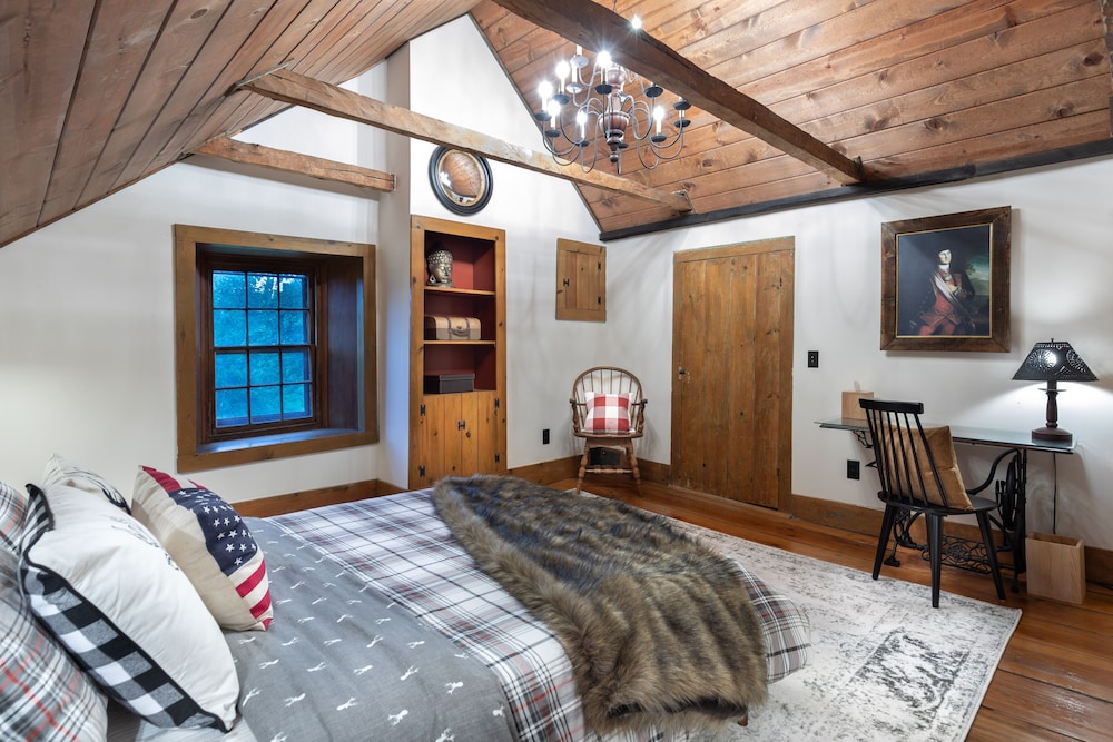 1735 Stone Farmhouse view 5