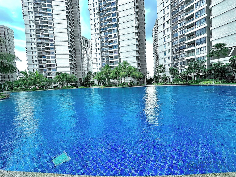 Country Garden Danga Bay Sea View Homestay by Stayrene