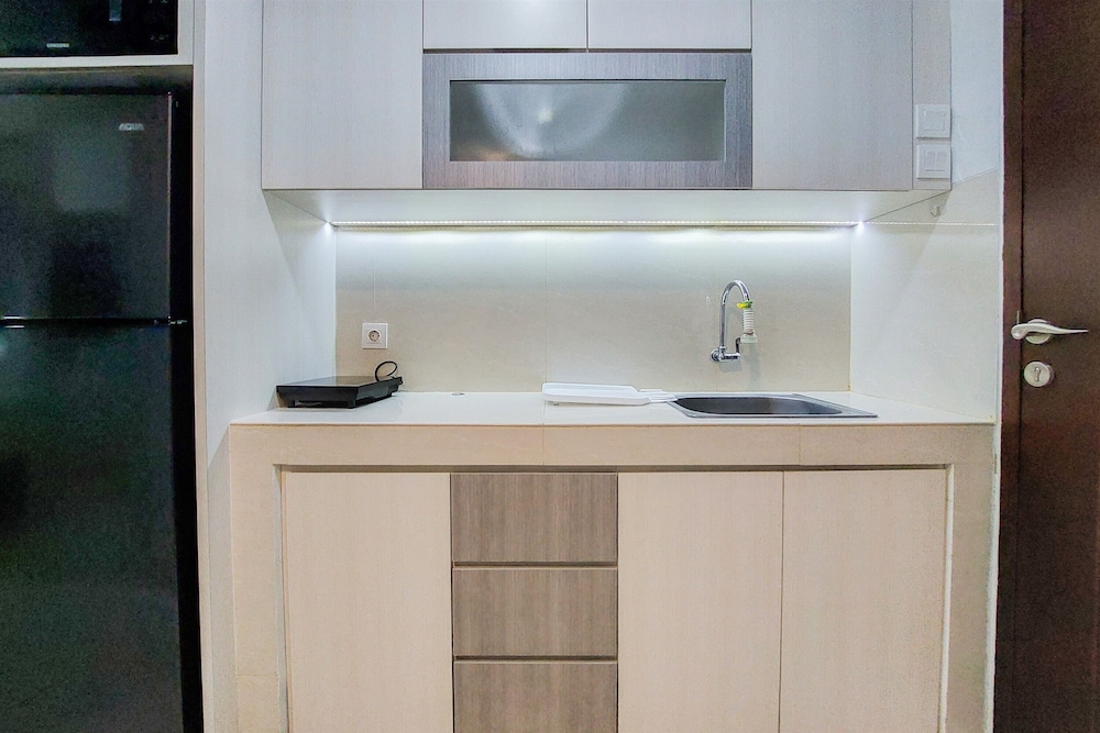Serene Stay Studio Apartment at Springwood Residence