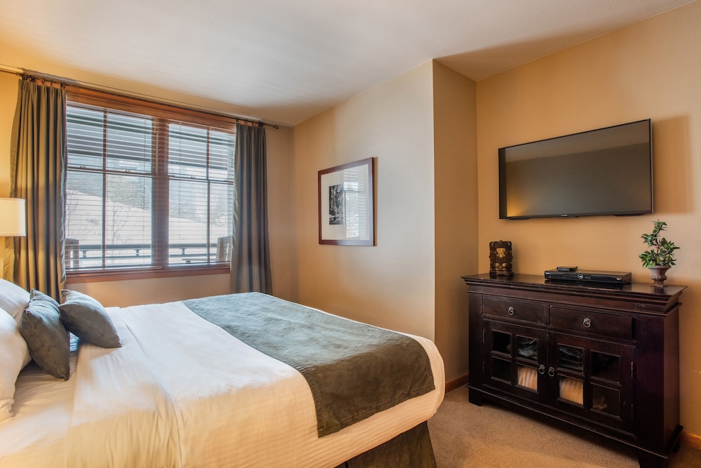 Two Bedroom Condos at Zephyr Mountain Lodge - Winter Park CO