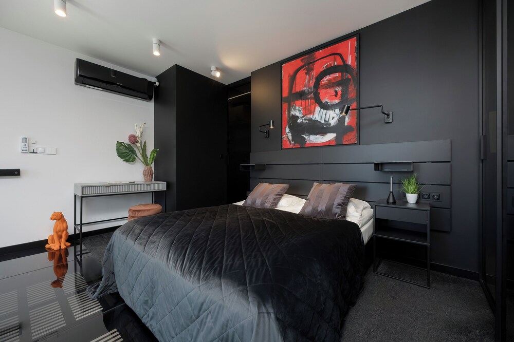 Apartment With A/C by Renters Prestige