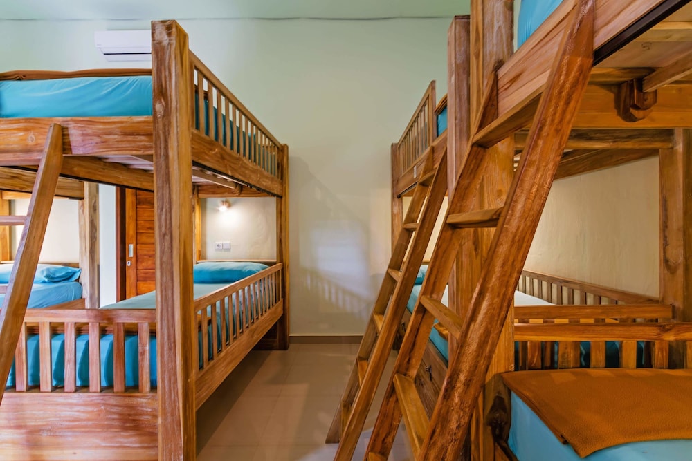 Lembongan Hostel