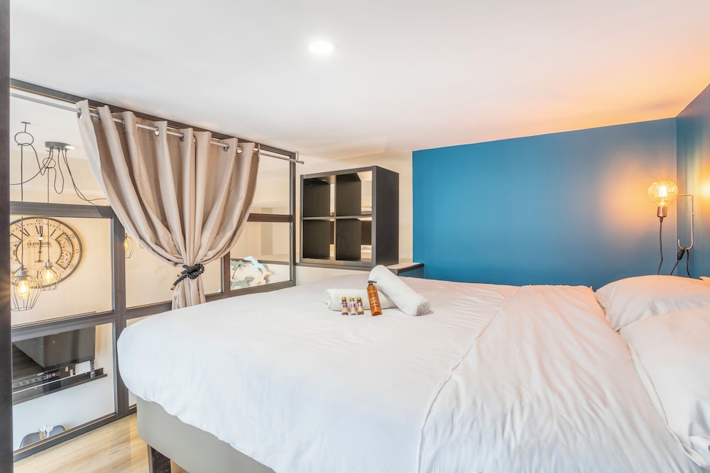 hotel room