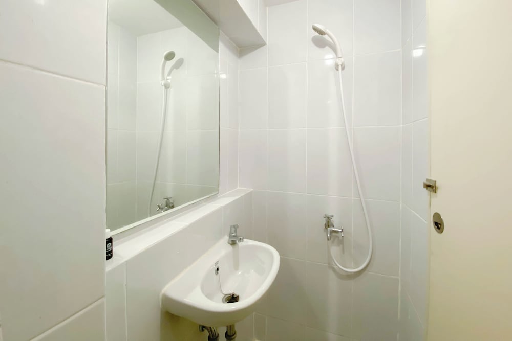 Homey Studio Apartment Tokyo Riverside Pik 2