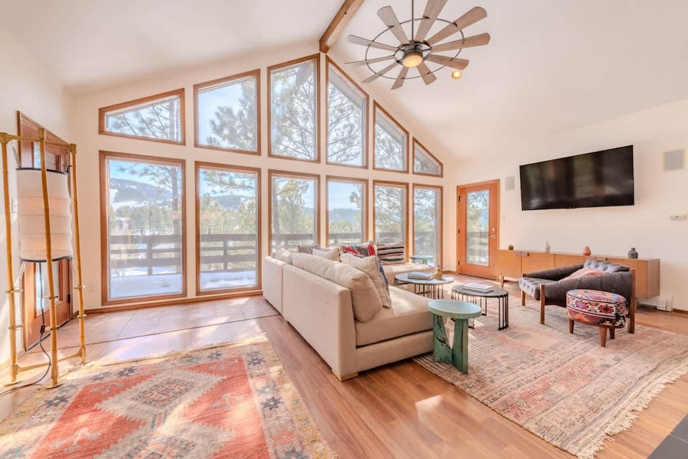 Grand Angel Fire Mountain Luxury ski Chalet