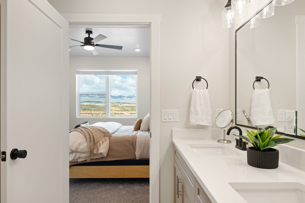 Desert Daze Hideaway 2 Bedroom Condo view 4