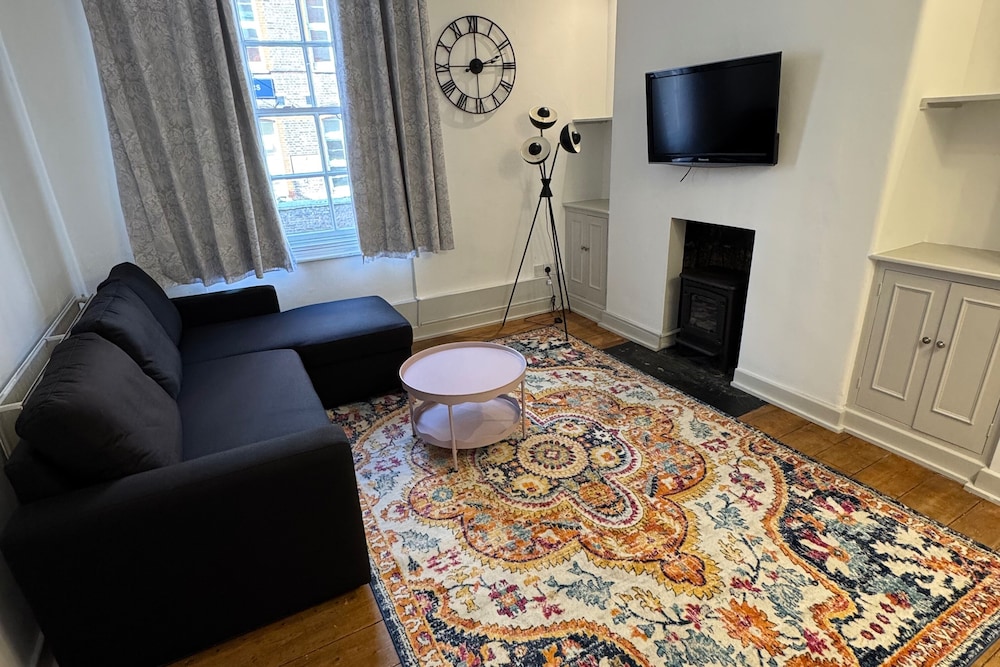 Covent Garden 1-bed Apt Sleeps 4, 7 min to Station